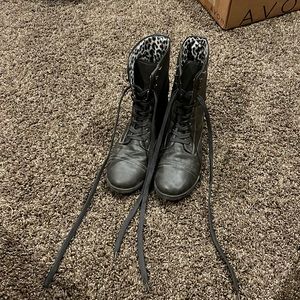 Gray combat boots!!!